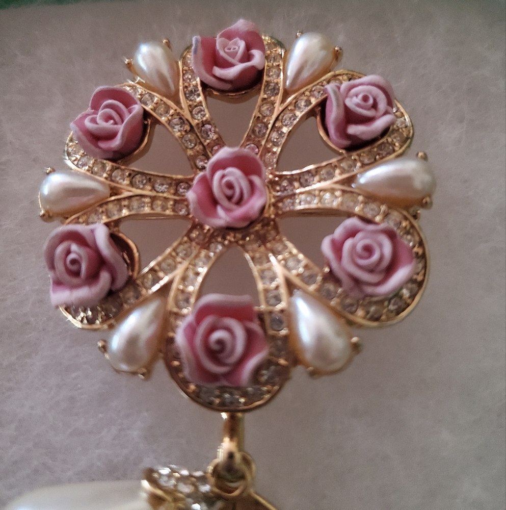 Avon Pink Bisque Rose Gold Tone Brooch - Picture 5 of 9